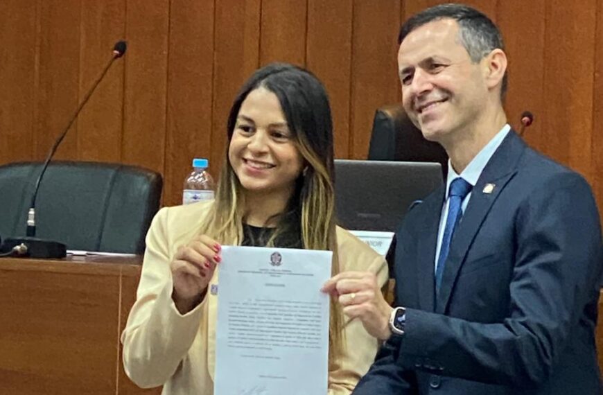 UNEAR Representada: Jose Francisco Carvalho e Joyce Rocha&hellip;